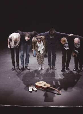 Näyttelijäksi valmistutaan teatteria tekemällä